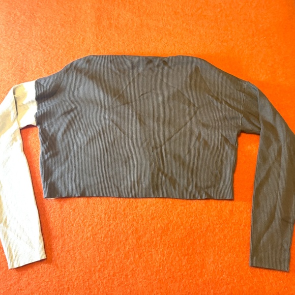 Brown and cream two-tone ribbed cropped V-neck soft cardigan NWT - Picture 7 of 7